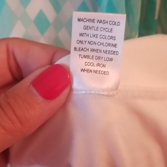 Quintessential flowy top - Picture 3 of 6